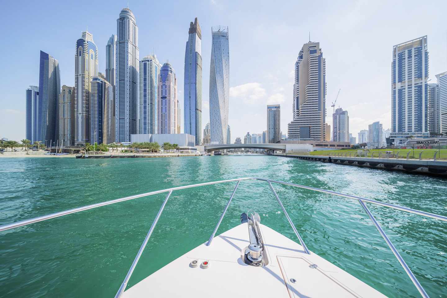 blt223387bb2cea860b-Dubai-Skyline-aus-dem-Boot-g-889836476.jpg Blick vom Boot auf die Skyline Dubais
