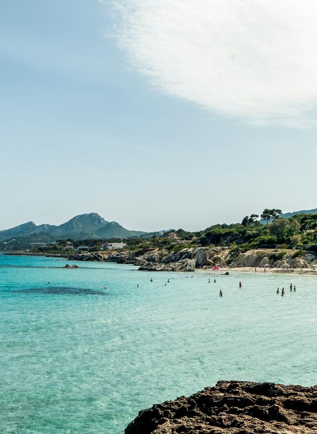 spanien-mallorca-cala-ratjada-bucht-g-812411344.jpg