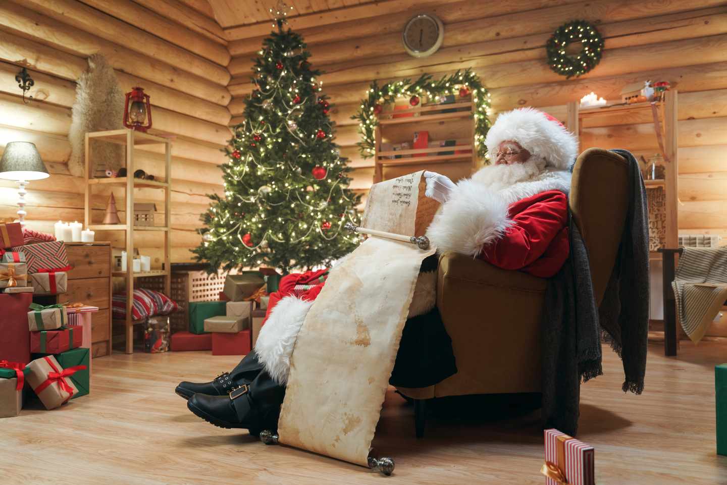 weihnachtsmann-sessel-langer-wunschzettel-g-1347838763.jpg