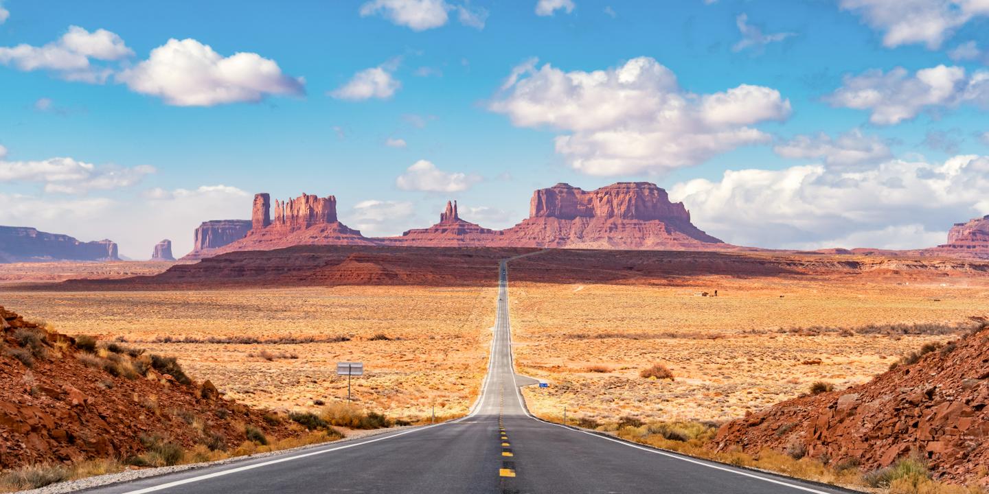 usa-utah-monument-valley-g-1067518416.jpg