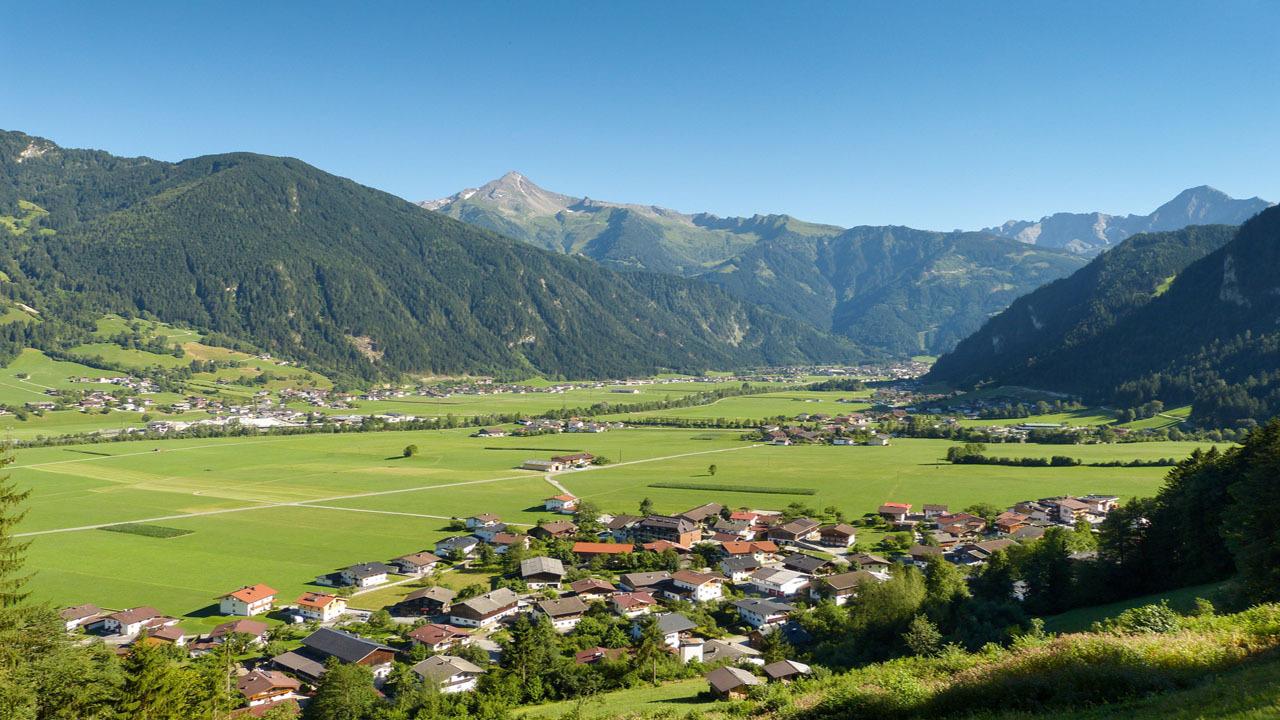mayrhofen-tirol-stadtansicht-t-522033151.jpg
