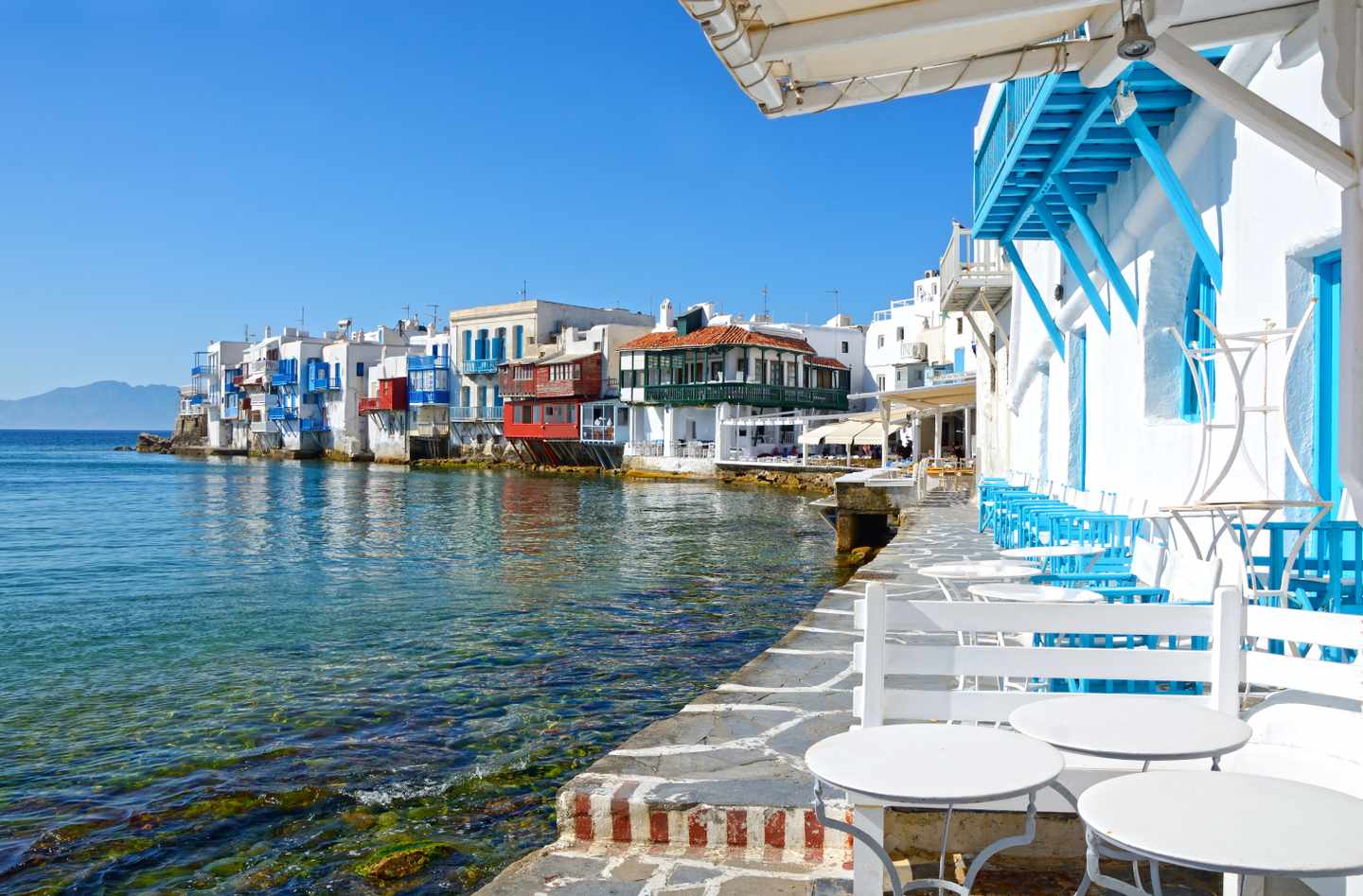 griechenland-mykonos-hafen-mit-tavernen-g-485416592.jpg