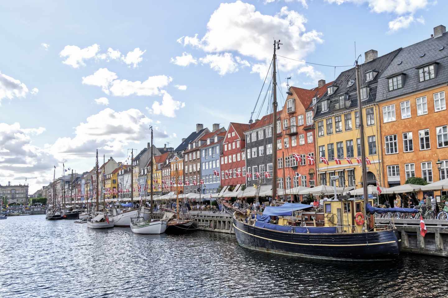 daenemark-kopenhagen-nyhavn-grachtenhaeuser-g-1415113793_bearbeitet.jpg