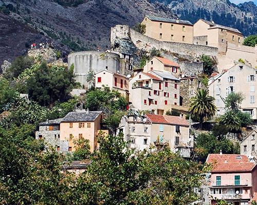 Korsika: Wandern zwischen Küste und Bergen