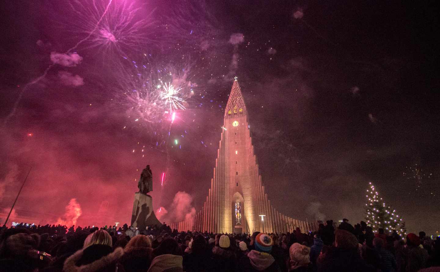 island-reykjawik-hallgrimskirkja-g-1767482960.jpg