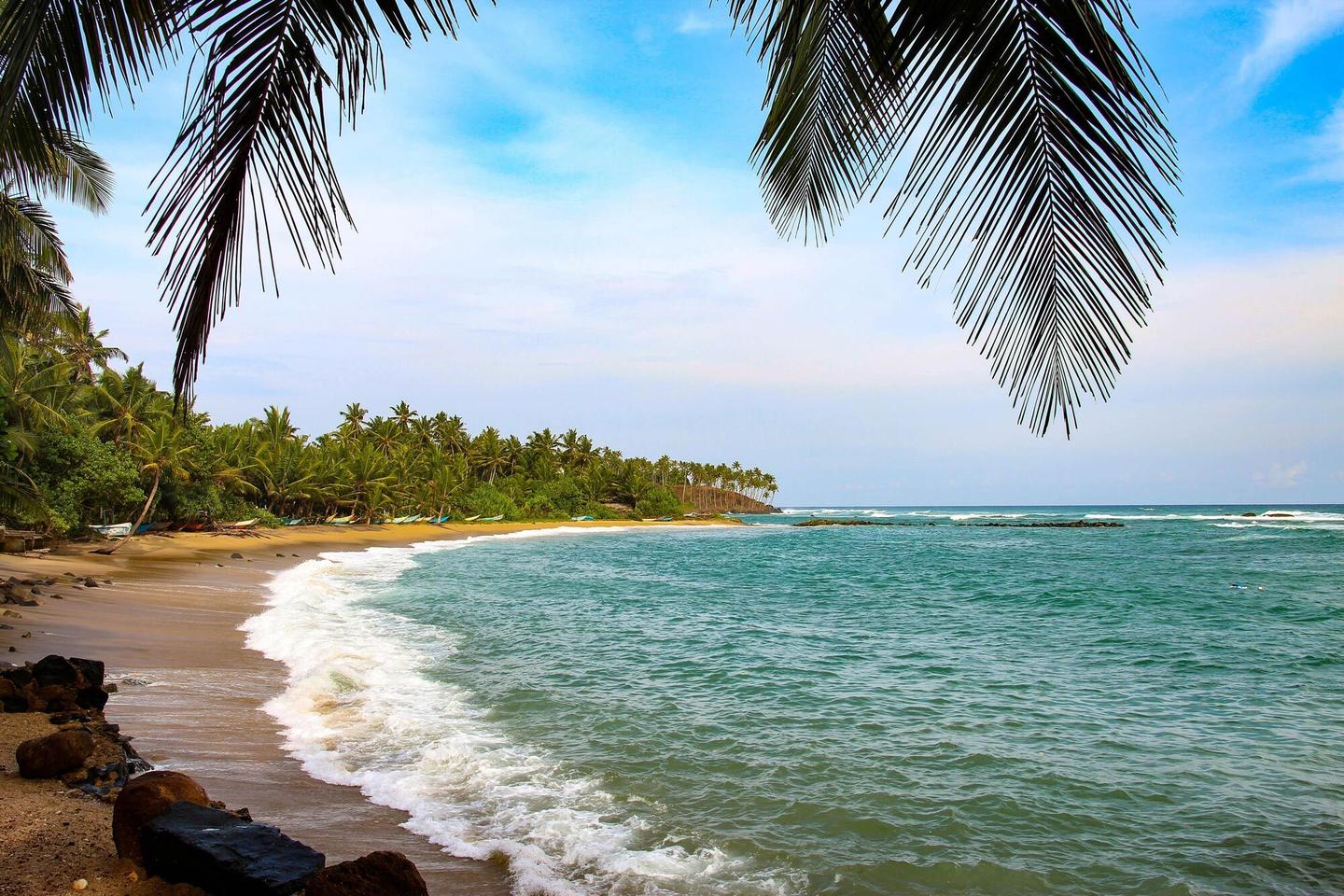 sri-lanka-bucht-t-646121656--1-.jpg