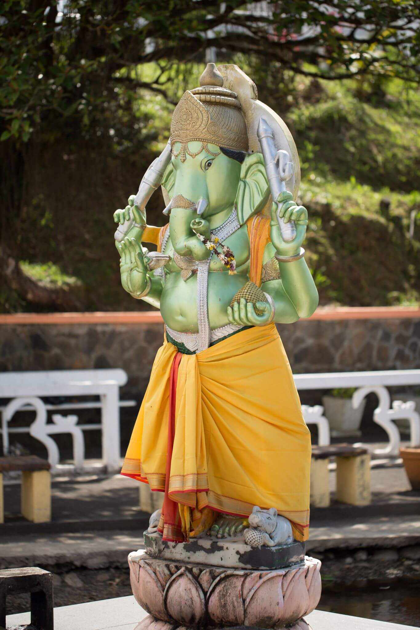 blt8aabcda1234eccbb-mauritius-grand-bassin-statue-g-1358069478.jpg Grüne Ganesh Statue in Grand Bassin