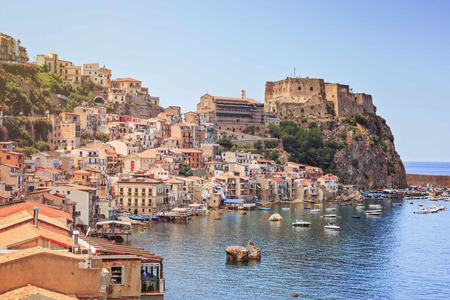 italien-kalabrien-chianalea_di_scilla-g-868159630.jpg