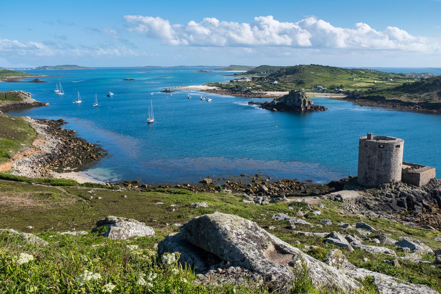 bltf2731abe5cf240ef-gro_britannien-scilly-inseln-tresco-mit-burg-g-1316025303.jpg großbritannien-scilly-inseln-tresco-mit-burg-g-1316025303.jpg