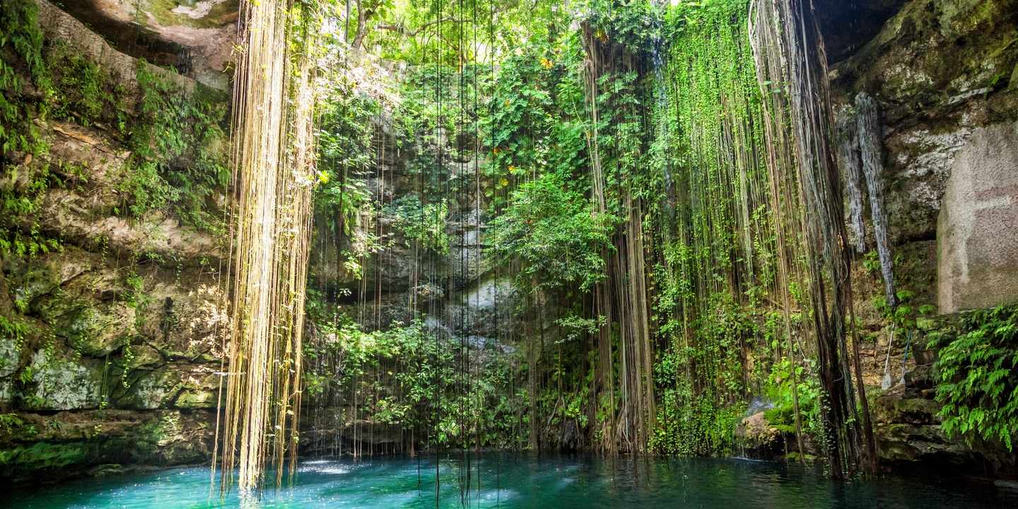 mexiko-yucatan-ik-kil-cenote-g-483371485.jpg