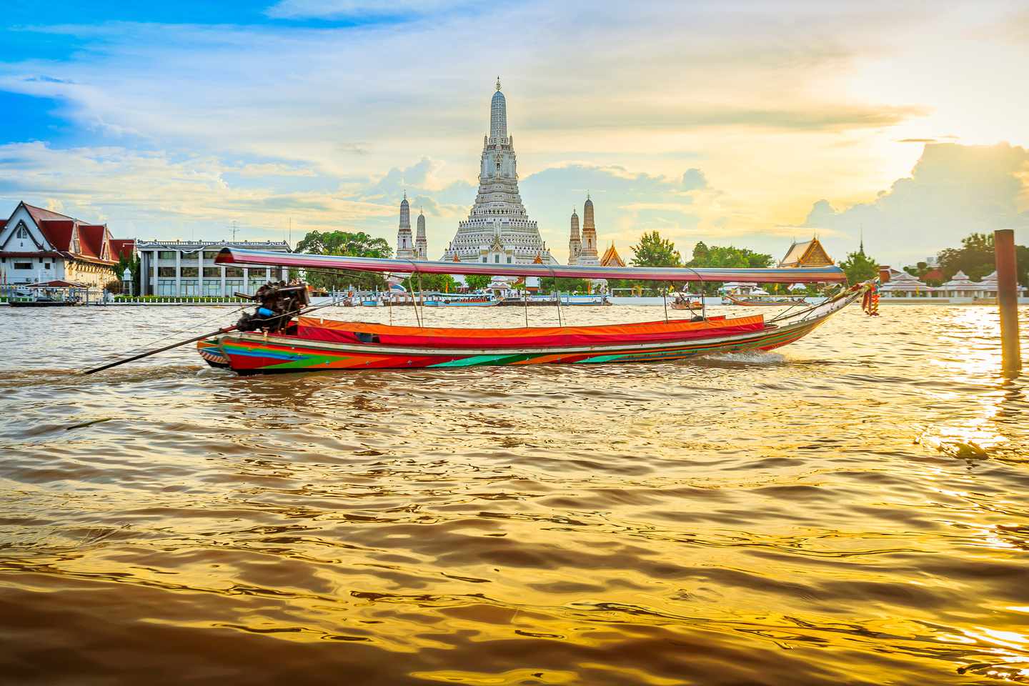 thailand-bangkok-wat-arun-fluss-t-872061894.jpg