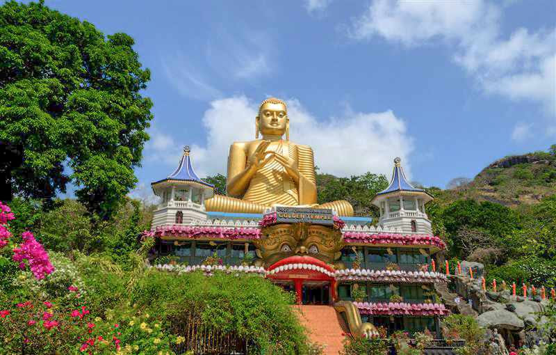 sri-lanka-dambulla-golden-buddha-tempel-a-137876670.jpg