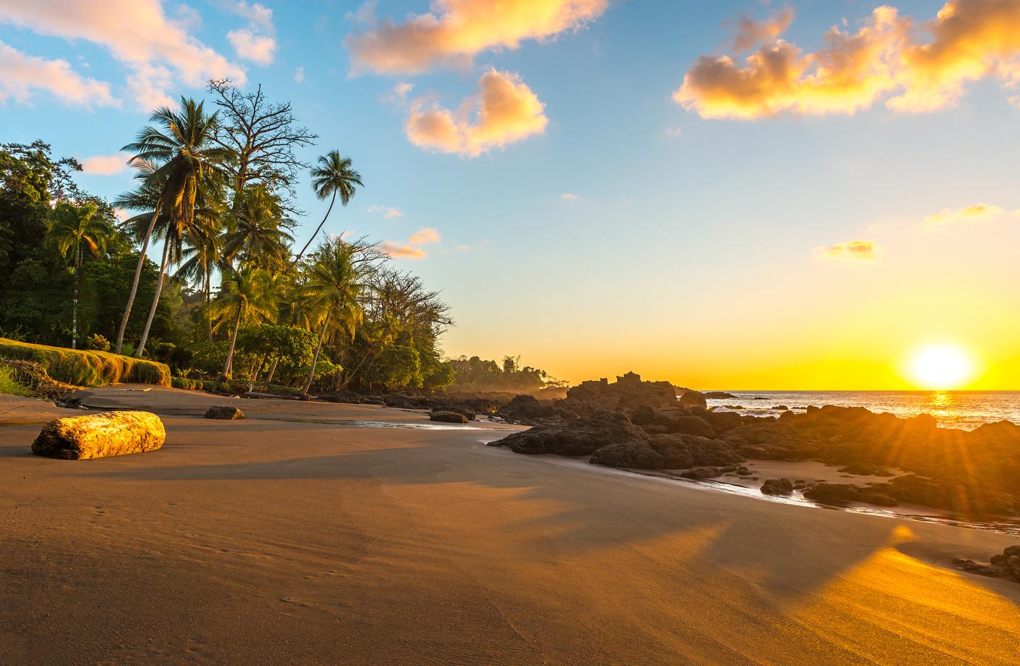 all-inclusive-hotel-in-costa-rica-g-931381456.jpg