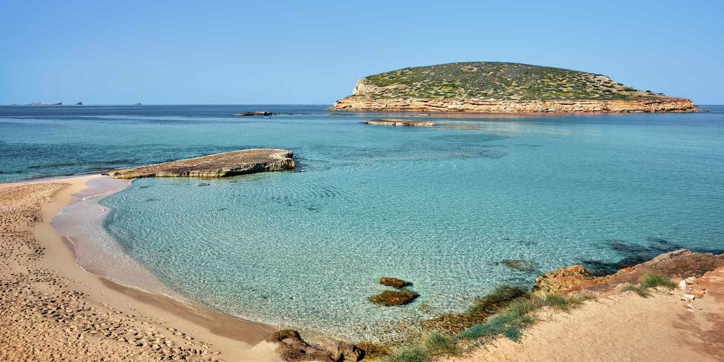 spanien-balearen-ibiza-cala-comte-g-2239935013-2.jpg