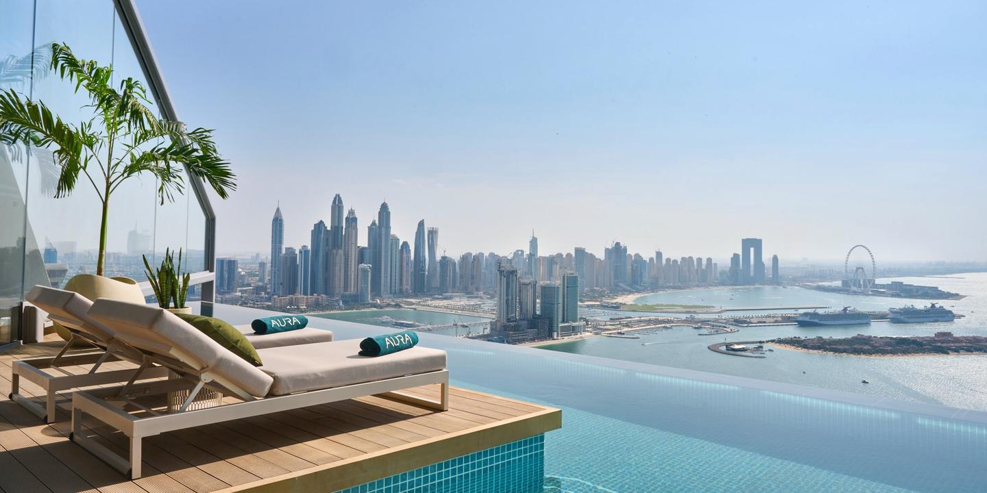 blt7cd6ae3ec08925c4-vae-dubai-palm-tower-aura-skypool-f-aura34.jpg vae-dubai-palm-tower-aura-skypool-f-aura34.jpg