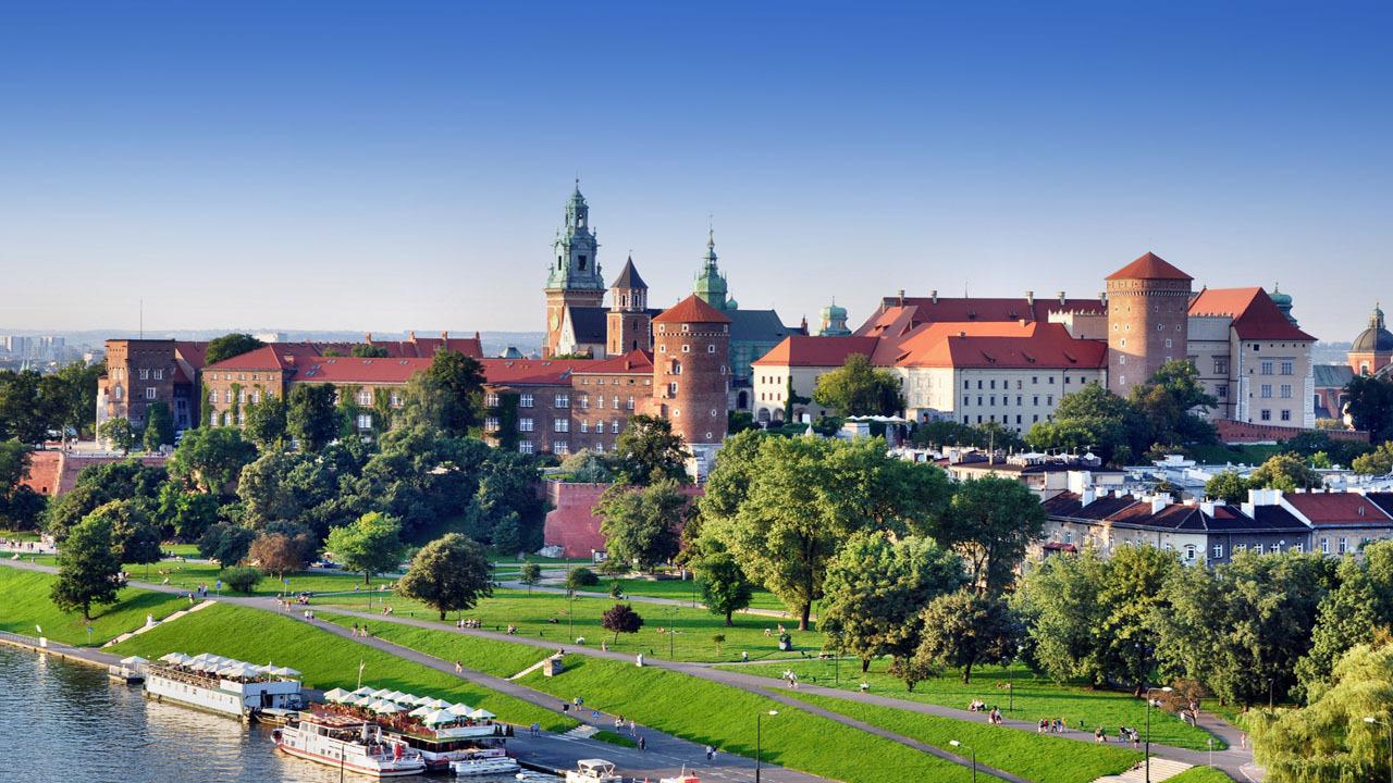 polen-krakau-stadtansicht-t-507960050.jpg