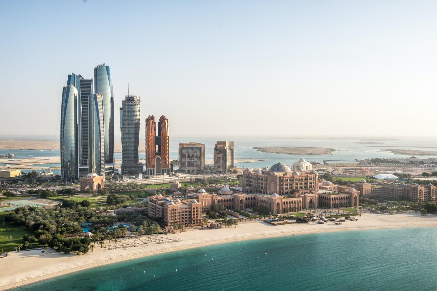 vae-abu-dhabi-g-499512738.jpg
