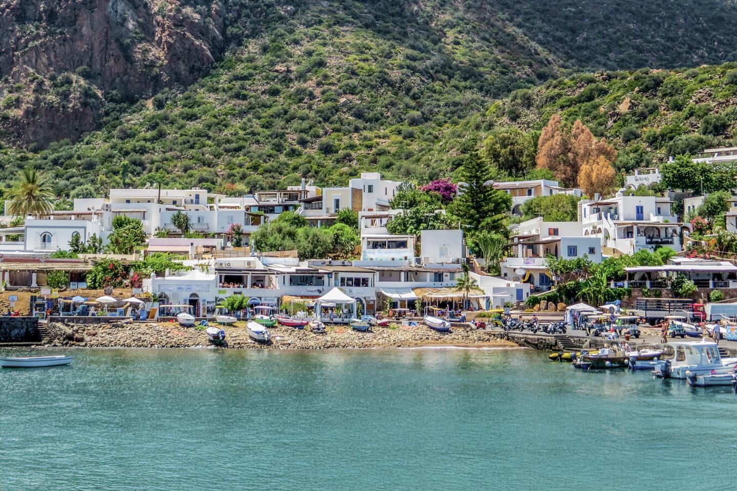 italien-liparische-inseln-panarea-g-1180101368.jpg