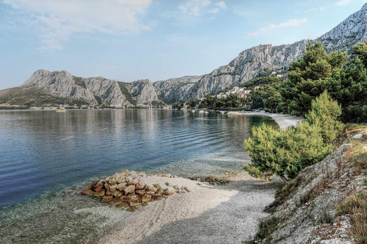 kroatien-omis-berge-see-g-1481343504_bearbeitet.jpg