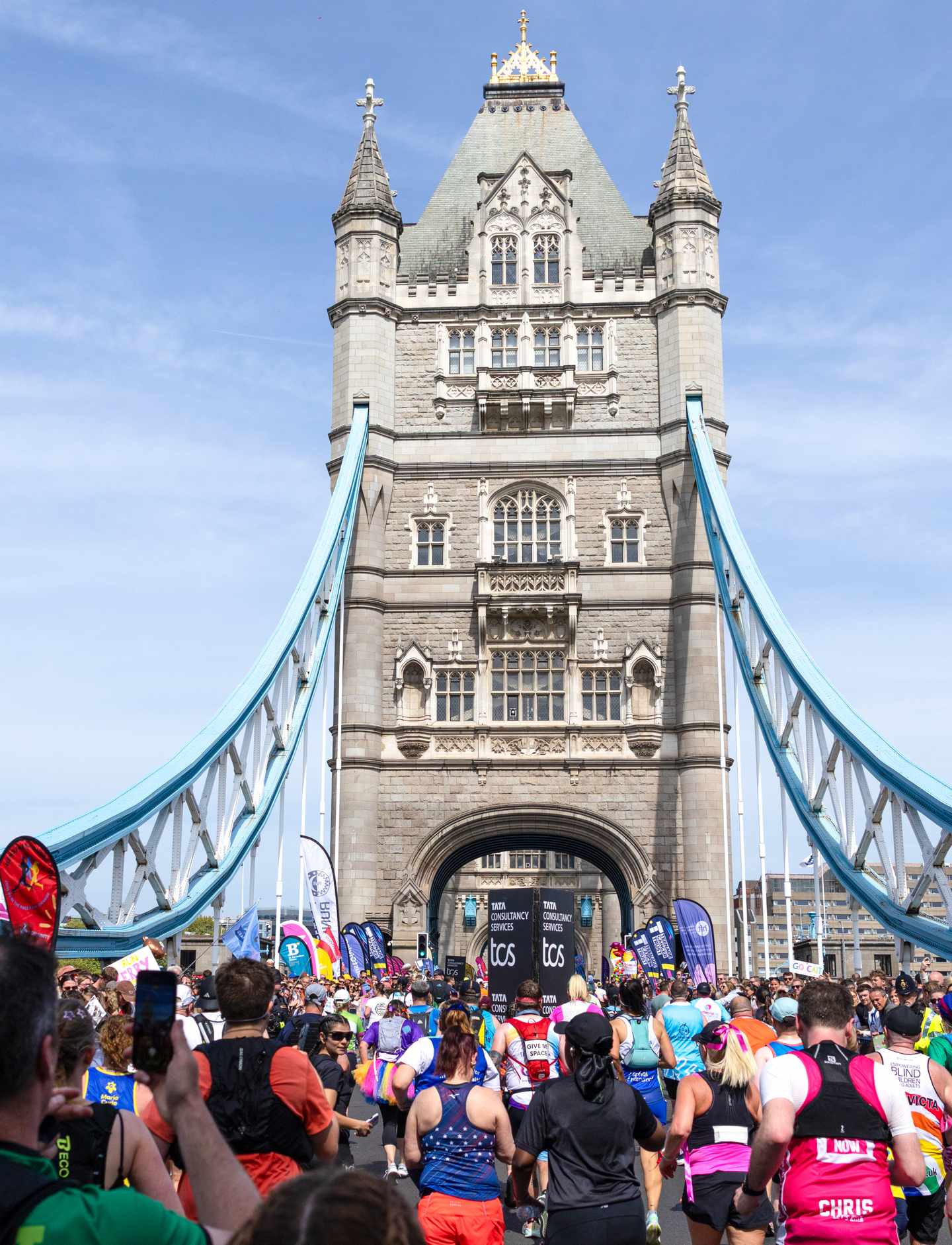 3. Tower Bridge 1.jpg London Bridge beim Marathon Lauf