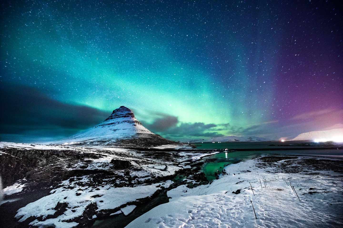 island-kirkjufell-nordlicht-g-663874486.jpg