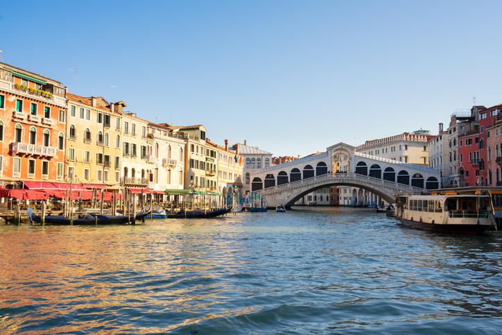 italien-venetien-rialto-bruecke-g-1061862304.jpg