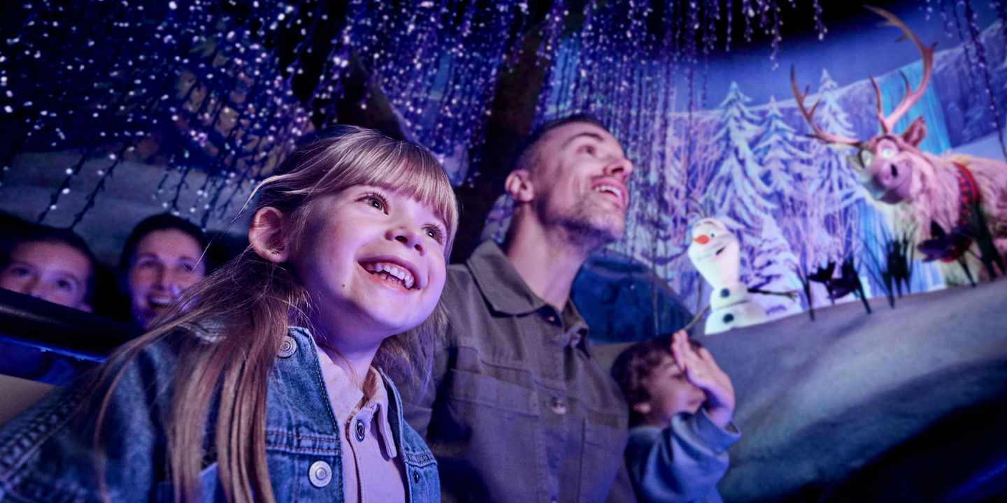 freizeitparks-disneyland-paris-world-of-frozen-N043140.jpeg