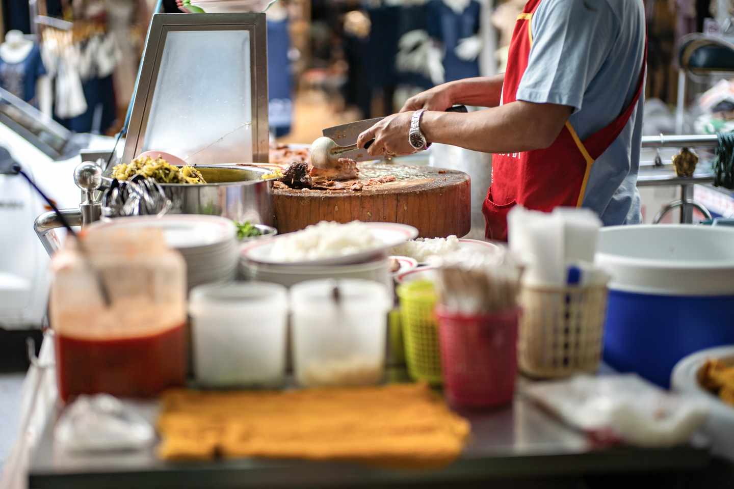 thailand-streetfood-geschmortes-schweinebein-g-1180345623.jpg