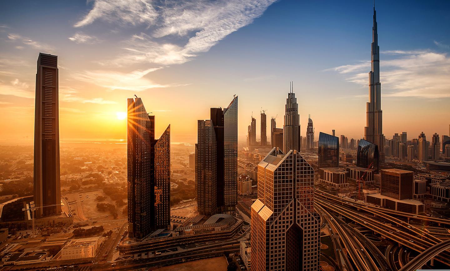 vae-dubai-skyline-g-913519636.jpg