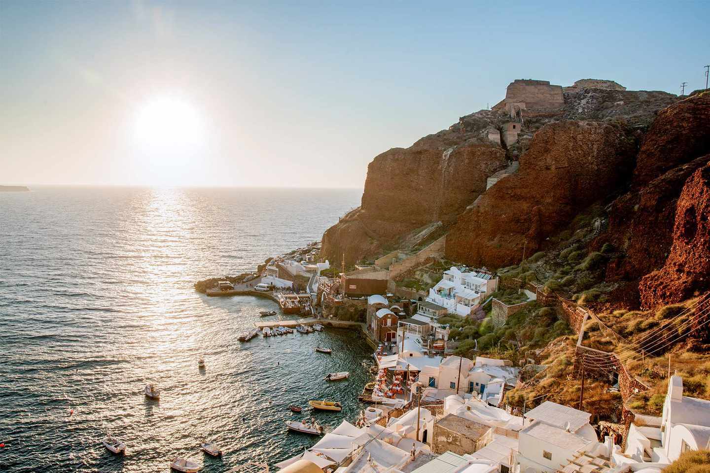 griechenland-santorini-sonnenuntergang-bucht-oia-g-1287888385.jpg