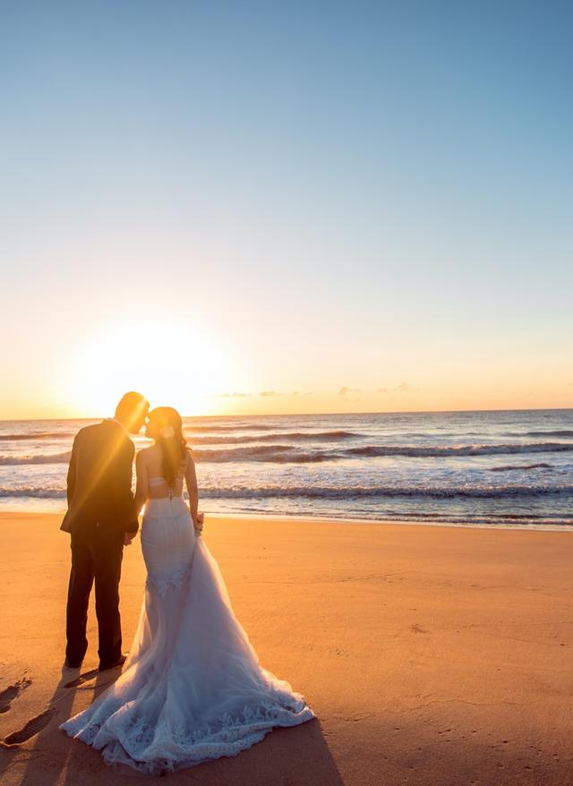 Flitterwochen in Mexiko hochzeitspaar-strand-meer-flitterwochen-g-521459994.jpg