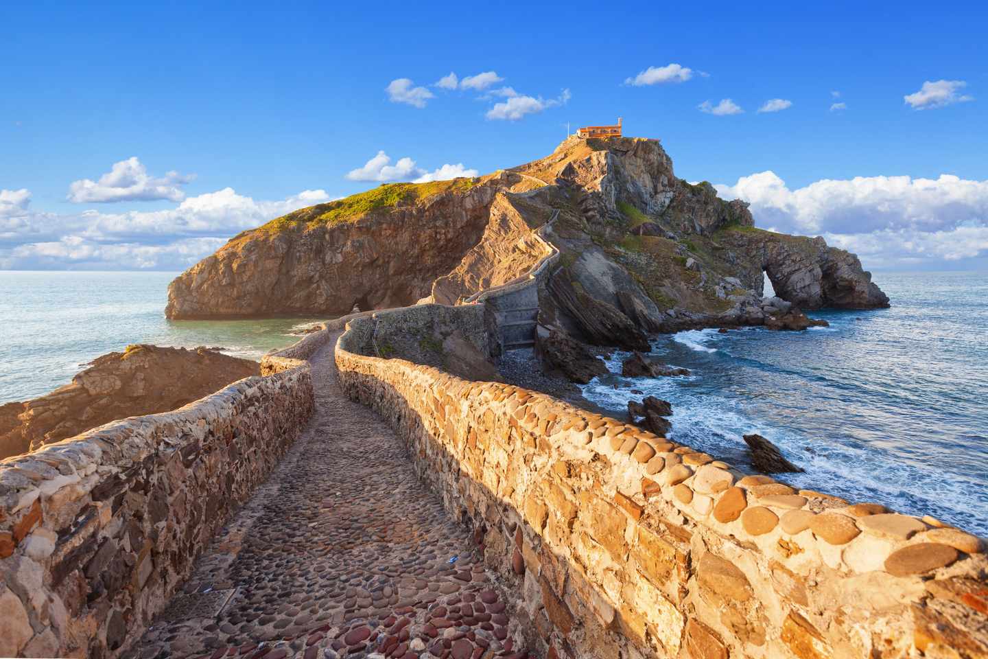 spanien-baskenland-gaztelugatxe-klein-g-469712462.jpg