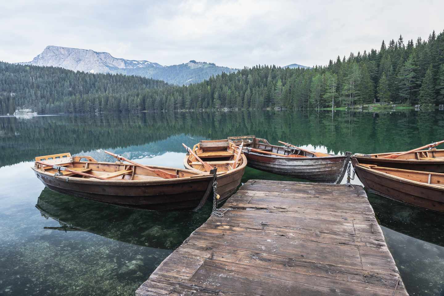 montenegro-burg-durmitor-und-gletschersee-g-1422241548_bearbeitet.jpg