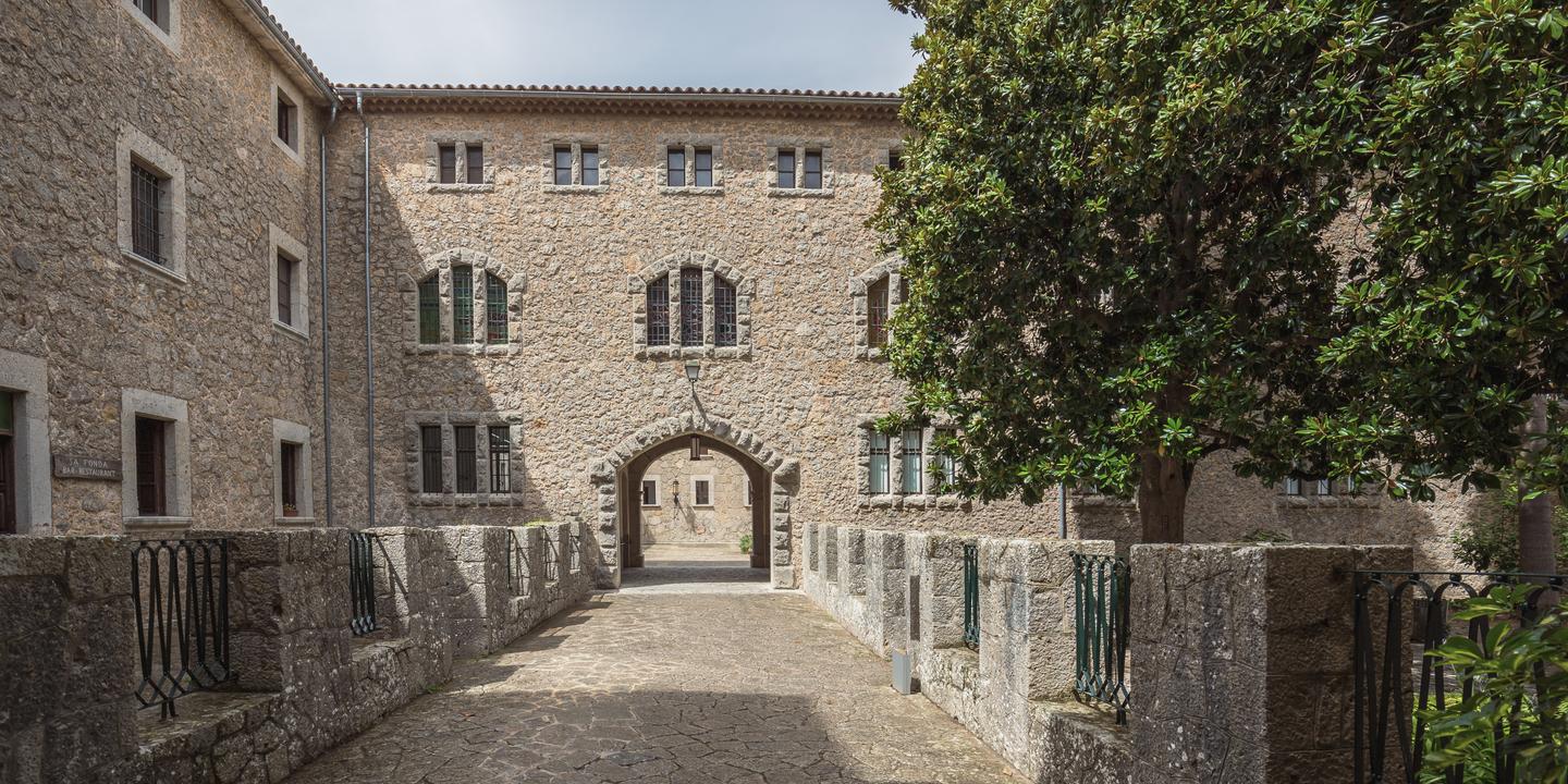 spanien-mallorca-santuari-de-lluc-g-546192110.jpg