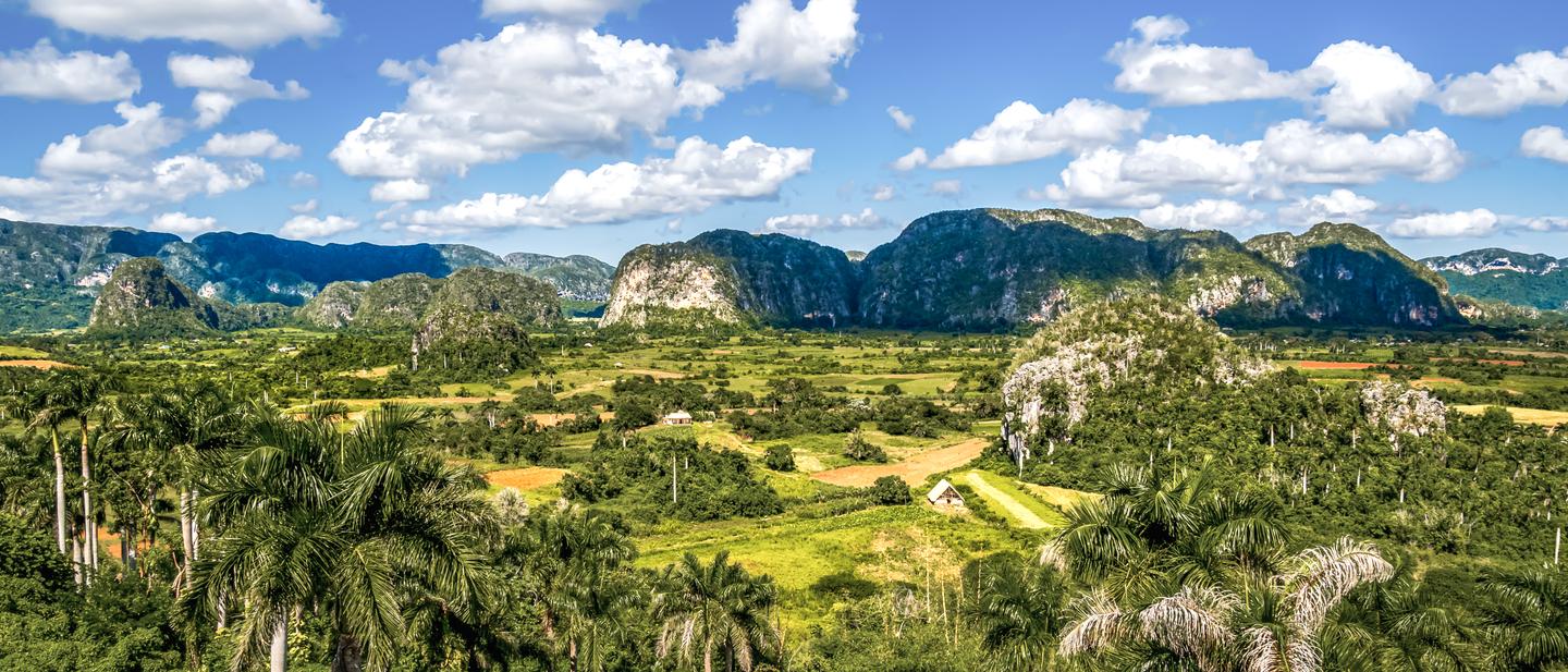 blt0e63f21c5d0c2860-kuba-valle-de-vinales-tal-aussichtspunkt-mirador-los-jazmines-g-1932099555.jpg kuba-valle-de-vinales-tal-aussichtspunkt-mirador-los-jazmines-g-1932099555.jpg