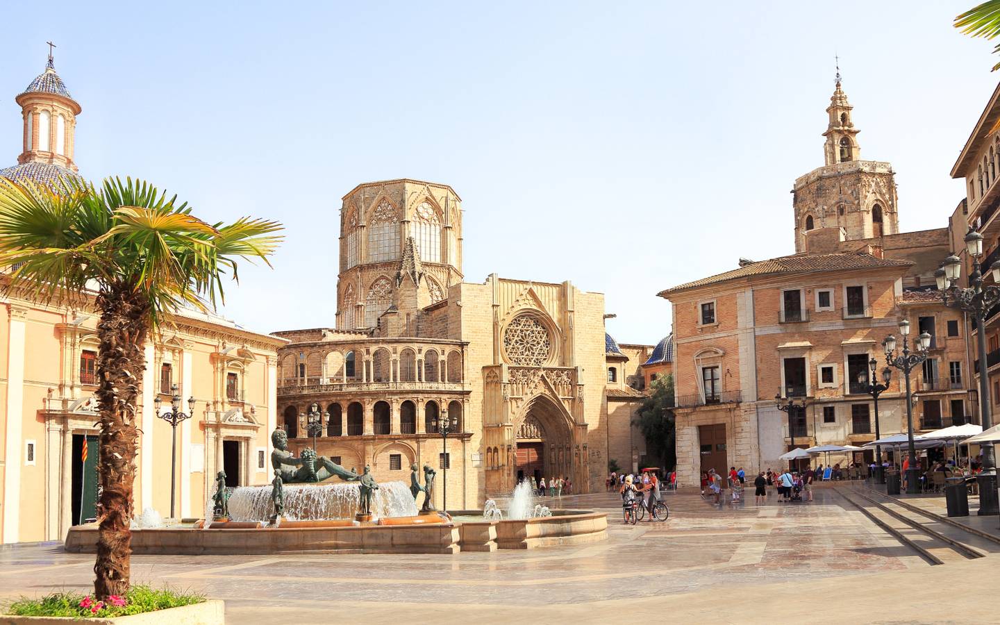 bltb922db6dbb8fce2b-spanien-valencia-plaza-de-la-virgen-g-847861002.jpg spanien-valencia-plaza-de-la-virgen-g-847861002