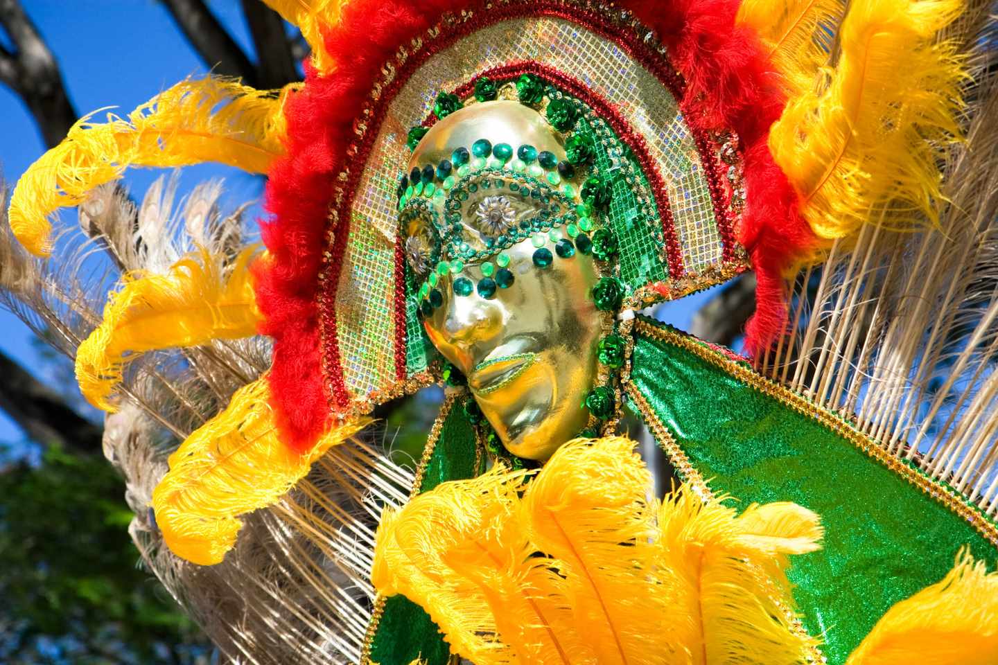 karibik-trinidad-und-tobago-karneval-maske-bunt-g-177422210.jpg