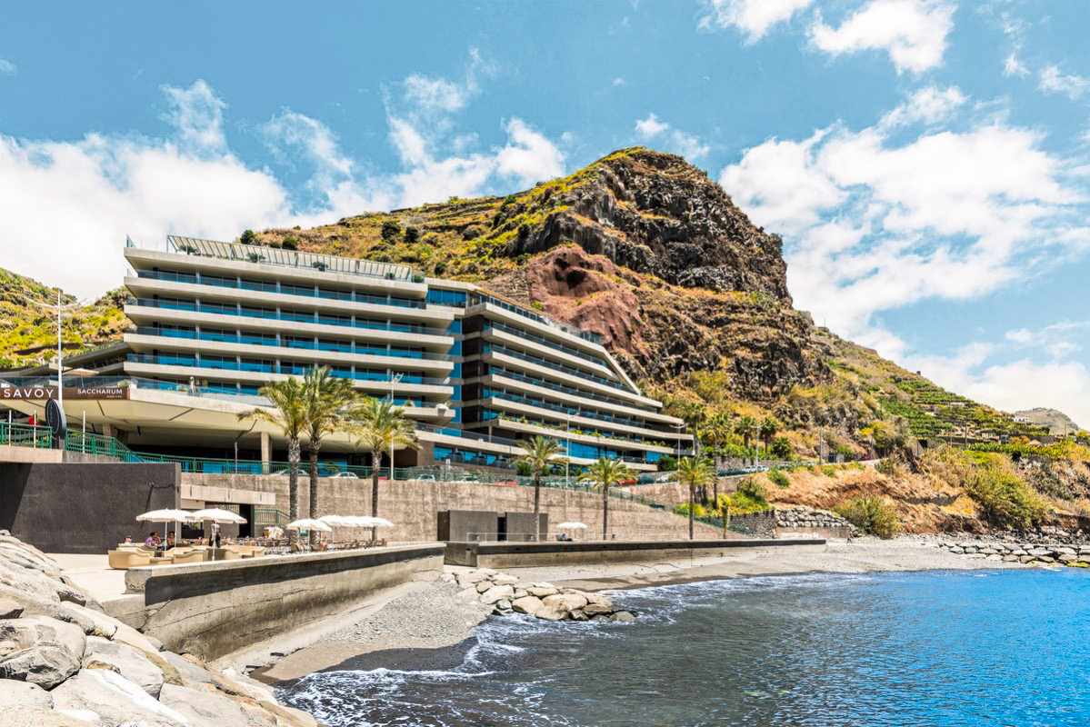 Ein Ayurveda-Hotel mit direkter Strandlage: das Saccharum Resort