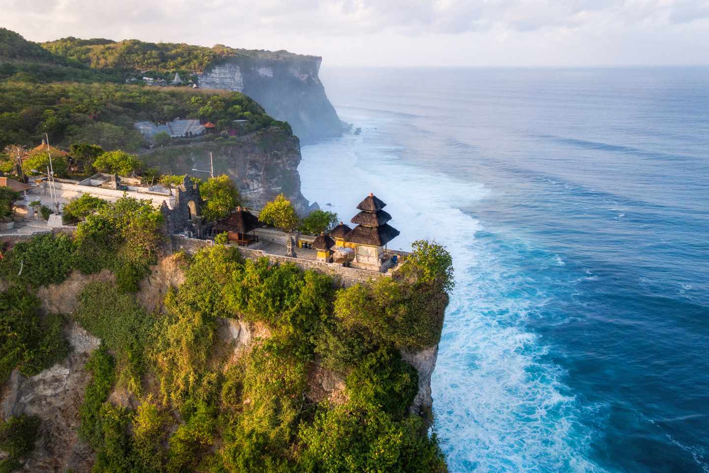 indonesien-bali-tempel-uluwatu-klippe-g-1159345969.jpg