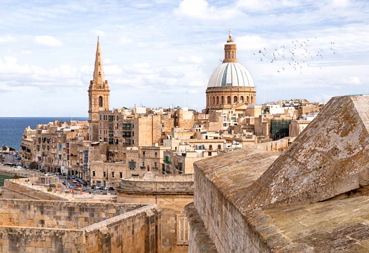 Malta-Valletta-Old-Town-and-Cathedral-of-Saint-Paul-g-2149007104.jpg