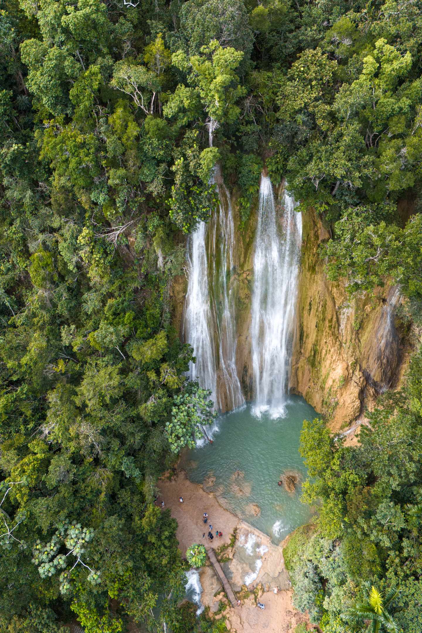 Luftaufnahme einer Kaskade in Salto el Limon