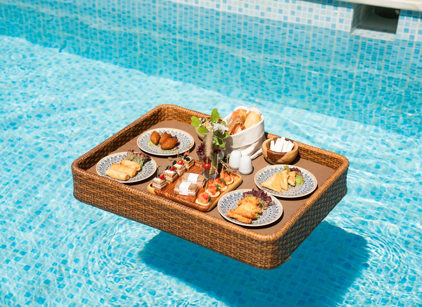 bltda1e5097a8f83454-aegypten-naga-bay-fruehstueck-im-pool-h-sentido-naga-bay.jpg aegypten-naga-bay-fruehstueck-im-pool-h-sentido-naga-bay.jpg
