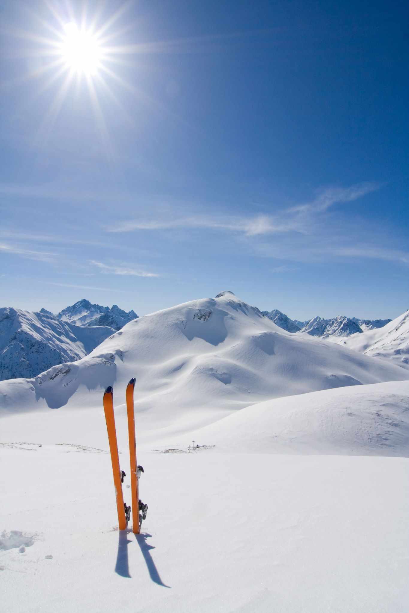 blt2caa222d6b299672-oesterreich-alpen-schneelandschaft-g-157289521.jpg Skier im Schnee