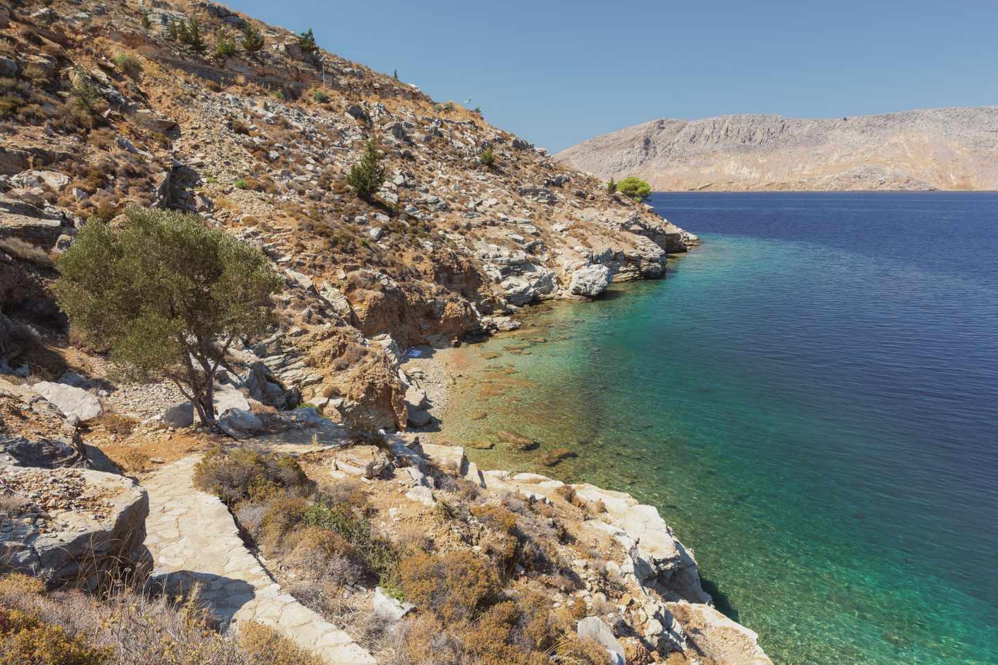 griechenland-griechische-inseln-symi-einsame-bucht-g-1263900493.jpg