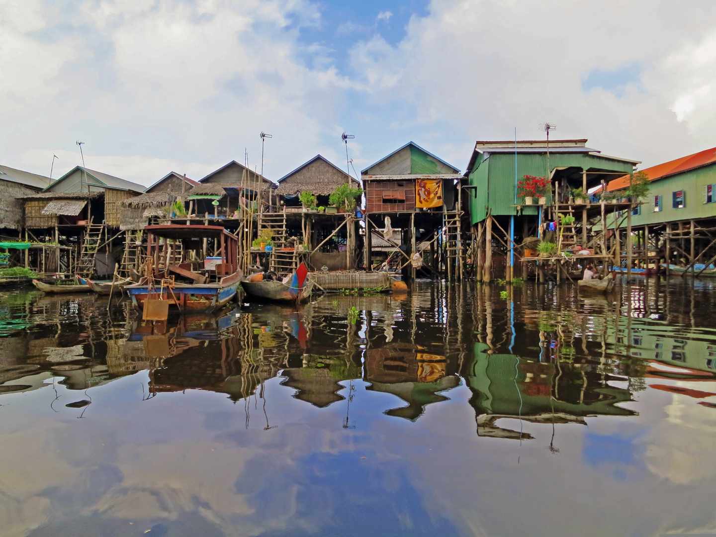 kambodscha-tonle-sap-see-schwimmendes-dorf-klein-g-511919646.jpg