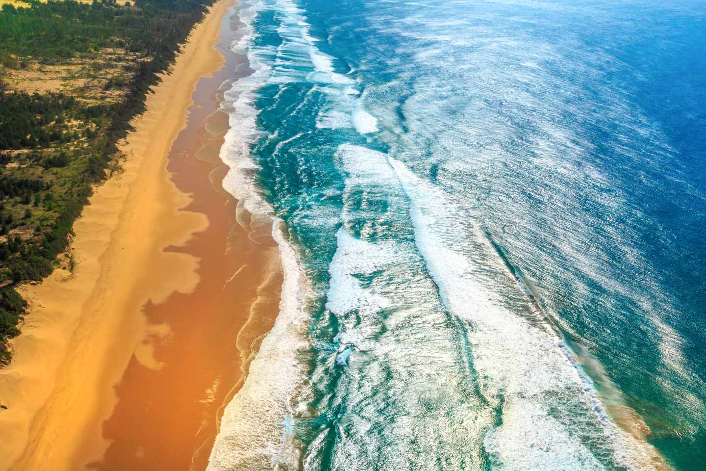 suedafrika-sodwana-bay-nationalpark-luftaufnahme-kueste-a-235966138.jpg