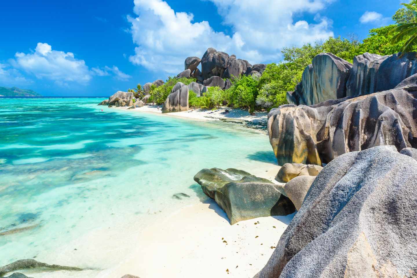 Seychellen-La-Digue-Strand-Source-d_Argent-g-944742286.jpg