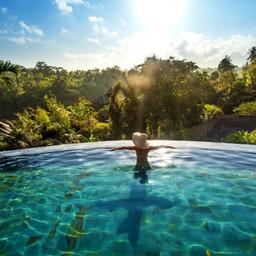 infinity-pool-g-679511598.jpg