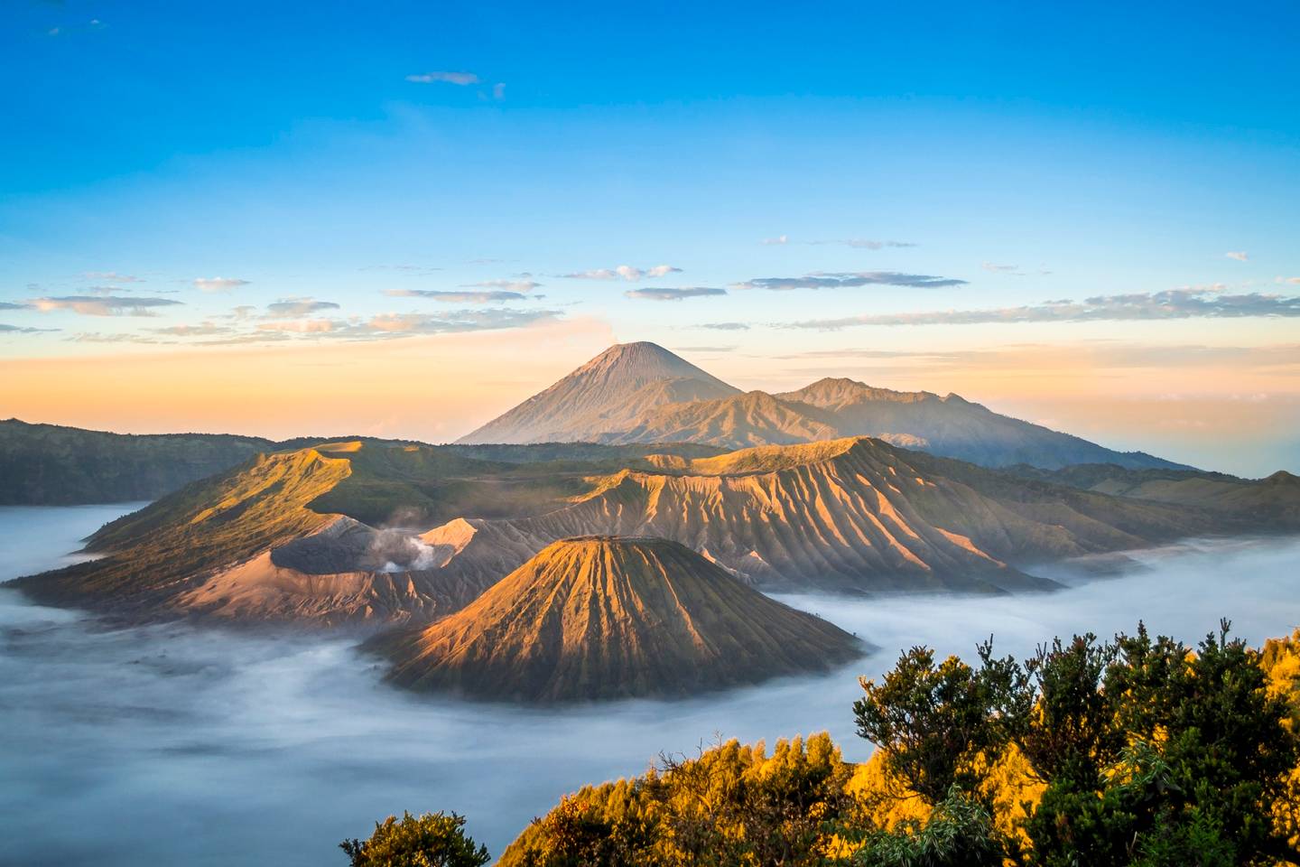 bltd1f52ed73d57641e-indonesien-java-panorama-berge-t-494386476.jpg indonesien-java-panorama-berge-t-494386476.jpg