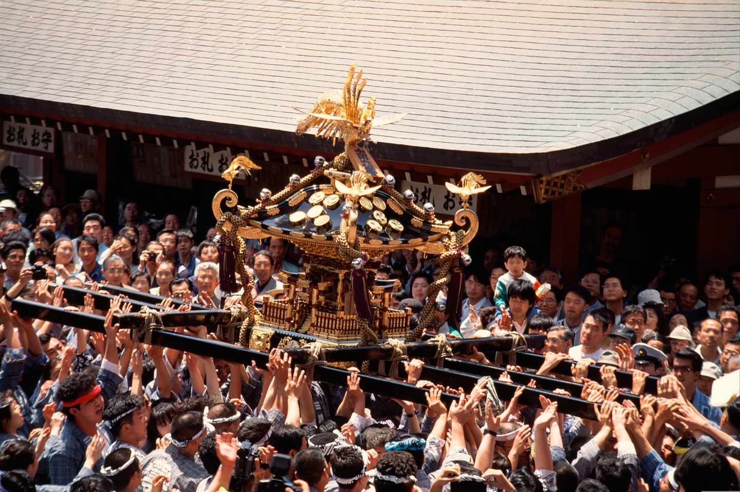 japan-gion-matsuri-fest-t-845246324.jpg